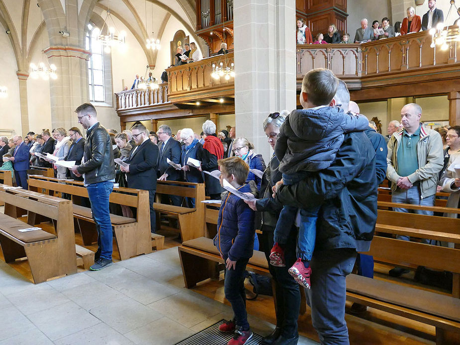 Feier der 1. Heiligen Kommunion in Sankt Crescentius (Foto: Karl-Franz Thiede)